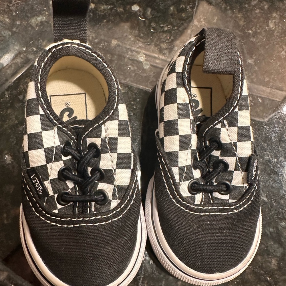 checkerboard toddler slip on vans 3c